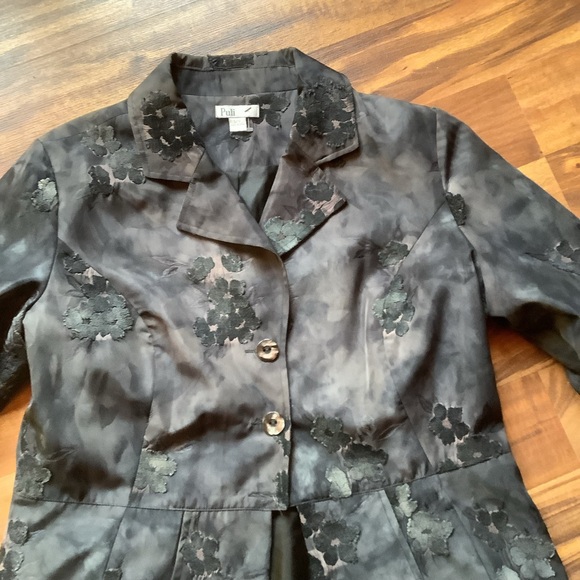 Puli Large Mottled Black and Gray Lace Appliqued Jacket - Picture 8 of 9